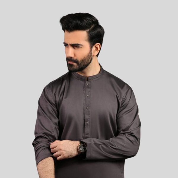Elegant men's Kurta and Shalwar